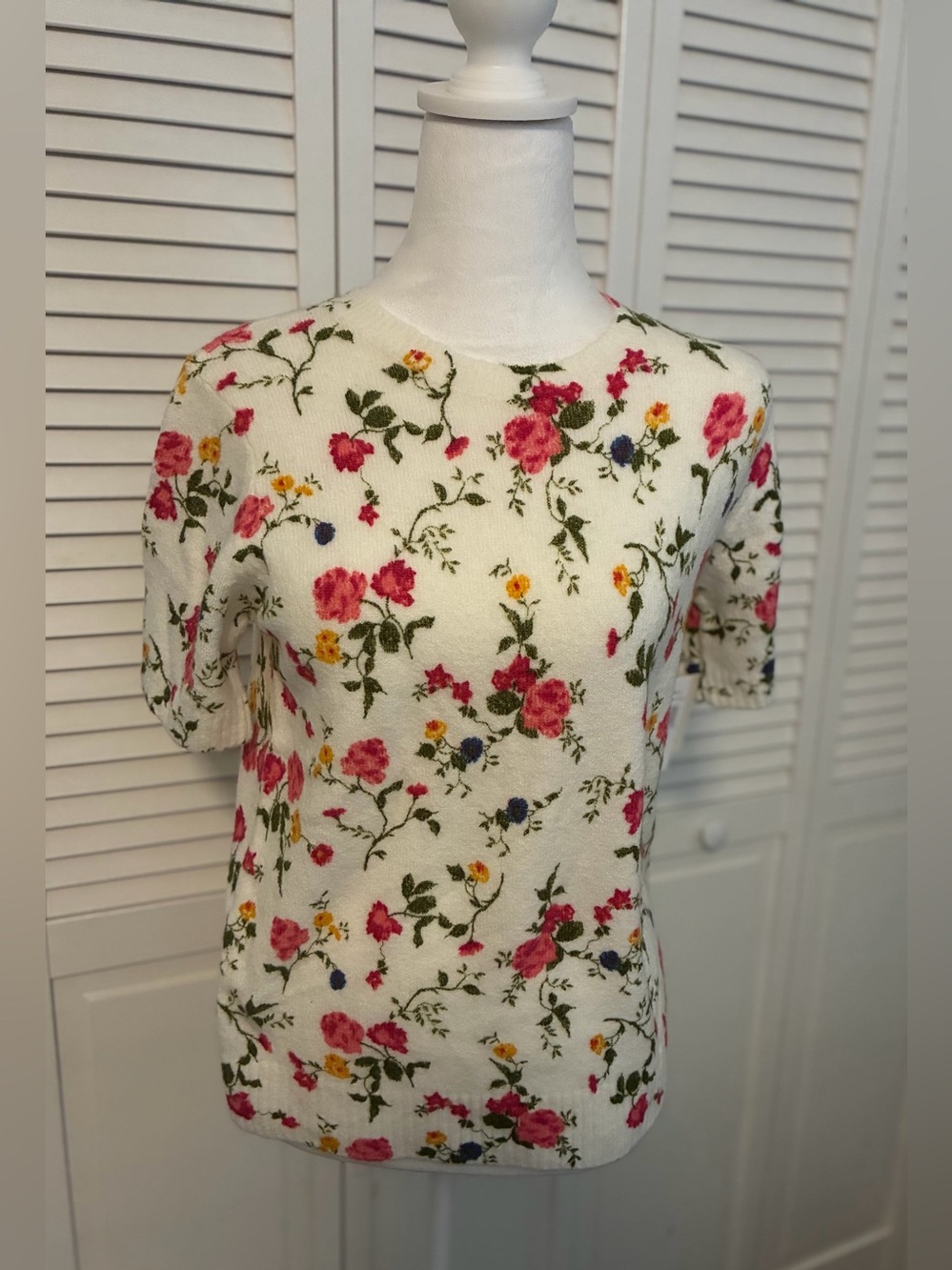 Cece Floral Crewneck Short-Sleeve Floral Sweater